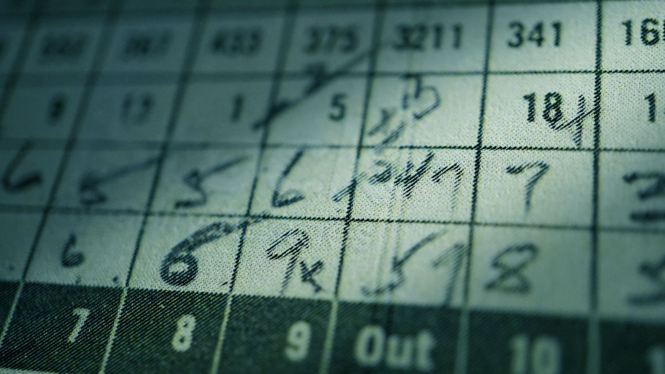 What is a good golf score? Here's a guide for good, average and bad golf scores for 9 and 18 holes.